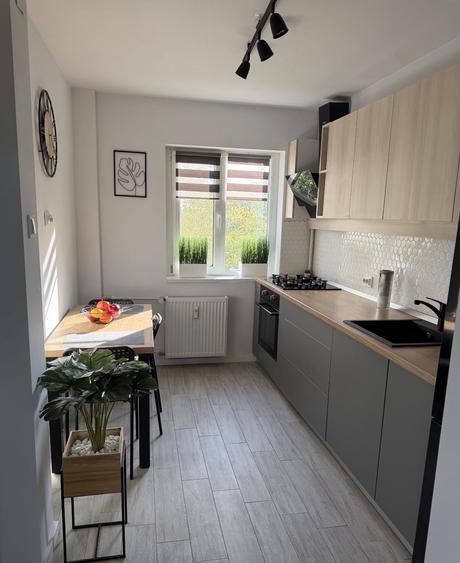 Apartament cu 2 camere decomandat, mobilat în Brâncoveanu