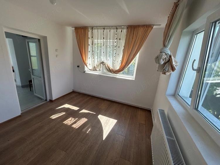 Casă cu Teren 80 Mp în Topolița