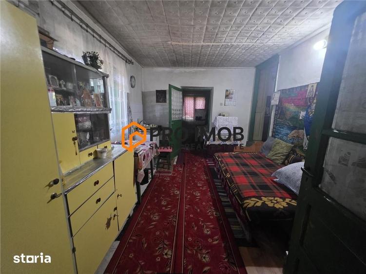 Casă cu 3 camere semidecomandat cu Teren 500 Mp în Central