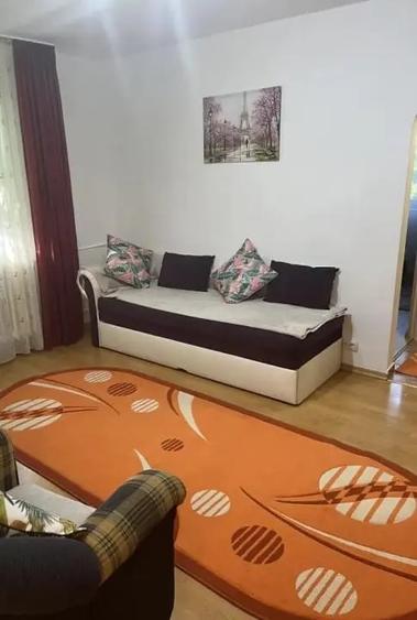 Apartament cu 2 camere semidecomandat, mobilat în Giurgiului