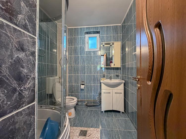 Casă cu 5 camere cu Teren 377 Mp în Bran