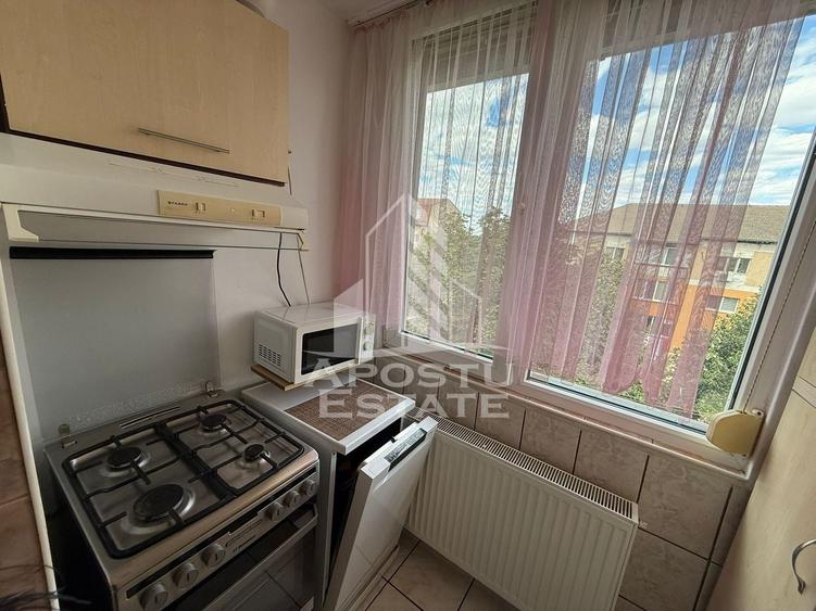 Apartament cu 2 camere decomandat, mobilat în Soarelui