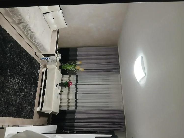 Apartament cu 2 camere decomandat în Războieni