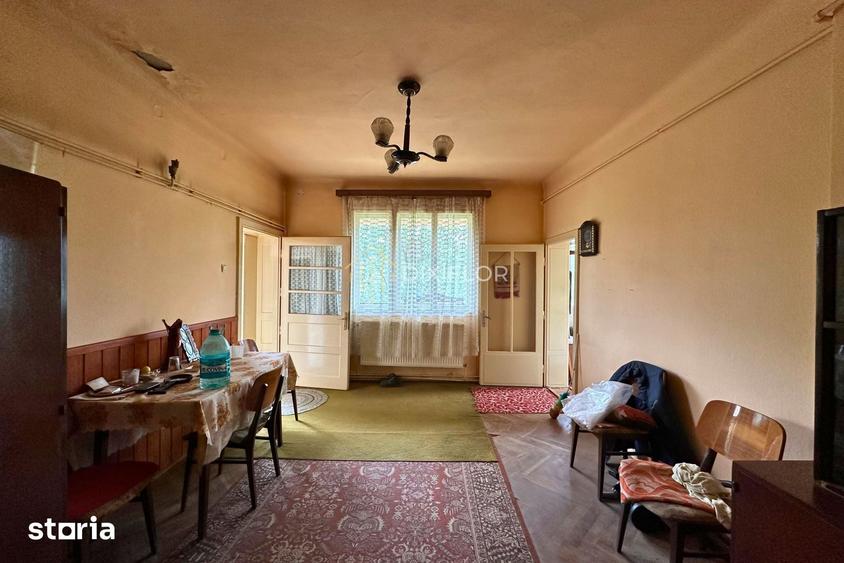 Casă cu 2 camere cu Teren 1380 Mp în Corunca