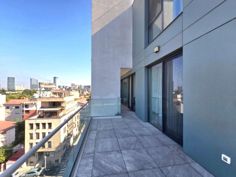 Apartament cu 5 camere în Floreasca
