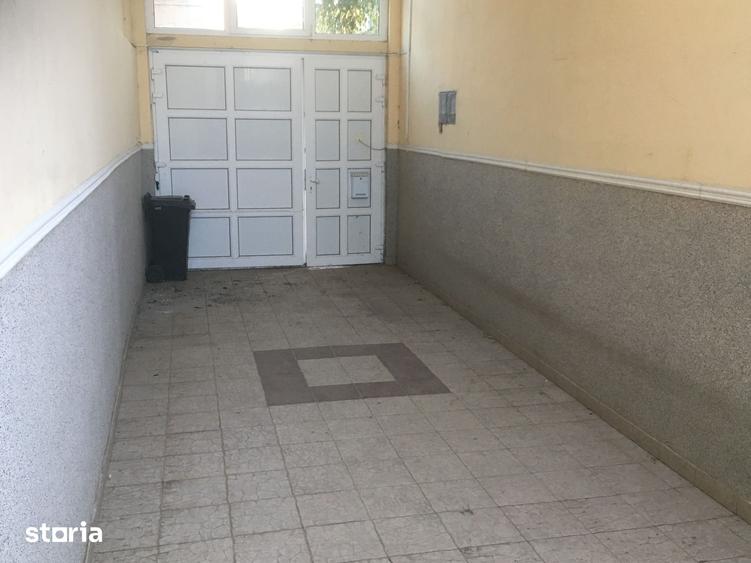 Casă cu 3 camere decomandat cu Teren 311 Mp în Central