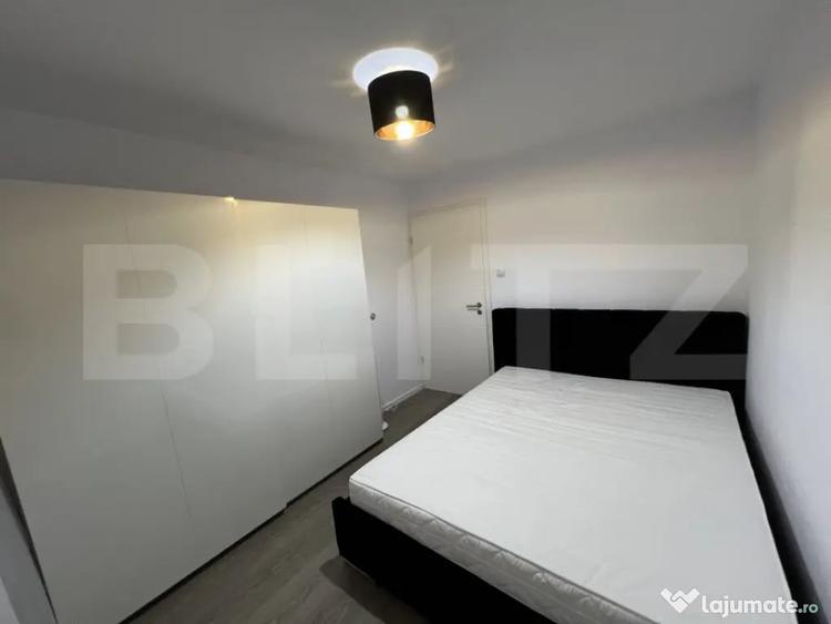 Apartament 3 camere, decomandat, parcare, zona UMF - 13