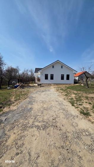 Casă cu 3 camere cu Teren 800 Mp în Viile Satu Mare