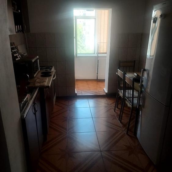 Apartament cu 4 camere decomandat în Păcurari