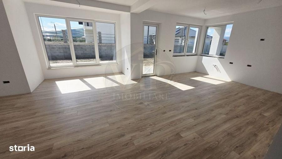 Casă cu 4 camere cu Teren 400 Mp în Central