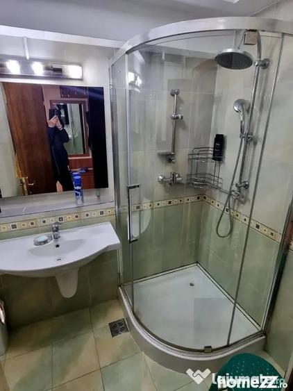 Apartament cu 3 camere decomandat în Peninsula