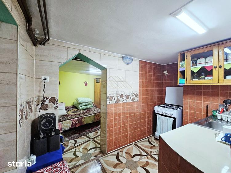 Casă cu 6 camere cu Teren 79 Mp în Central