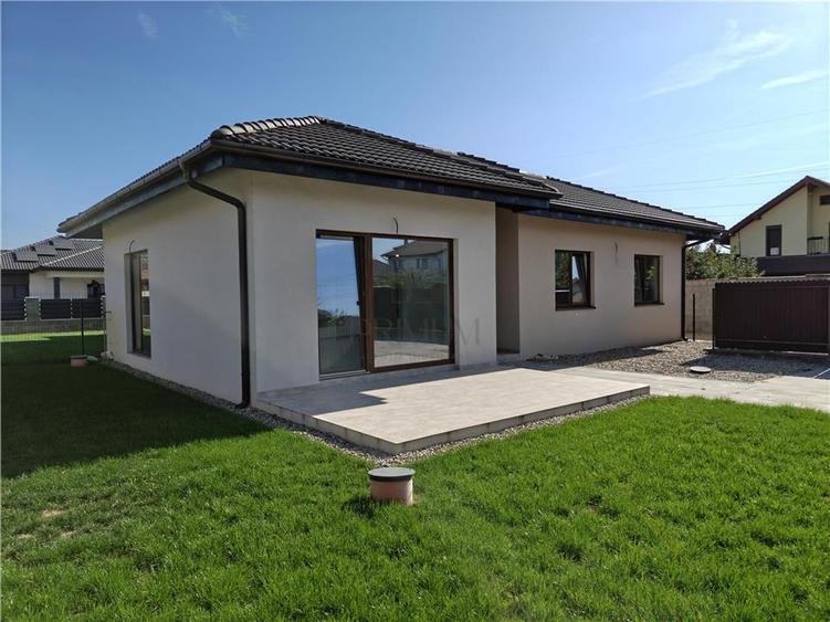 Duplex cu 4 camere cu Canalizare în Moșnița Nouă