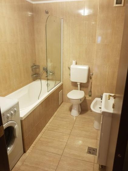 Apartament cu 3 camere decomandat, mobilat în Exterior Nord