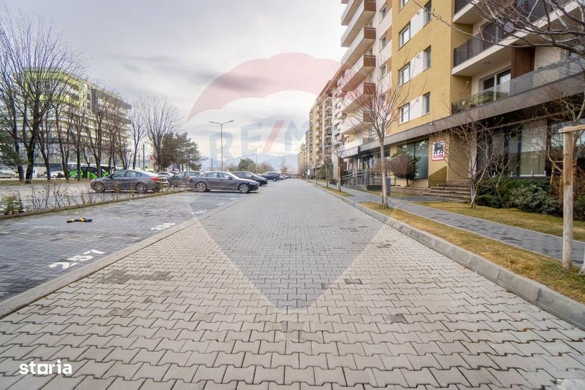 Apartament cu 2 camere, mobilat în Tractorul