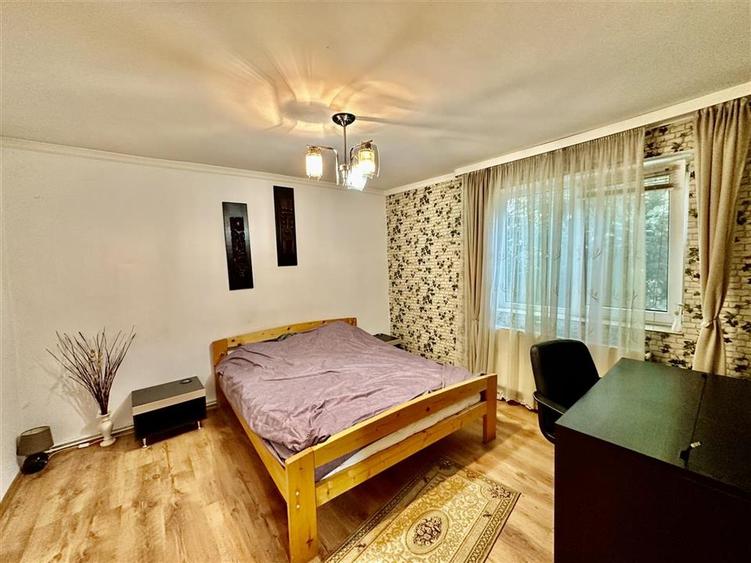 Casă cu 3 camere cu Teren 1395 Mp în Exterior Sud