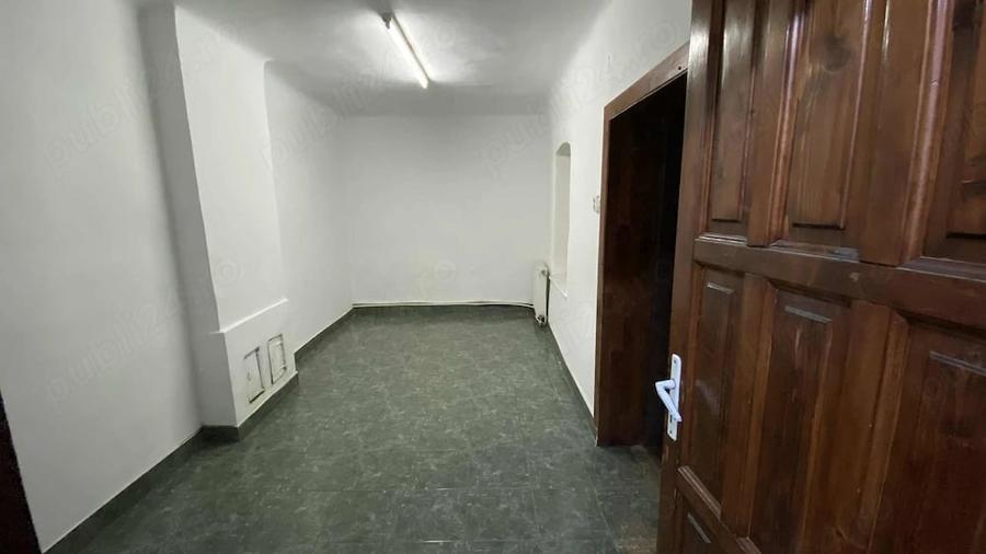 Casă cu Teren 300 Mp în Central