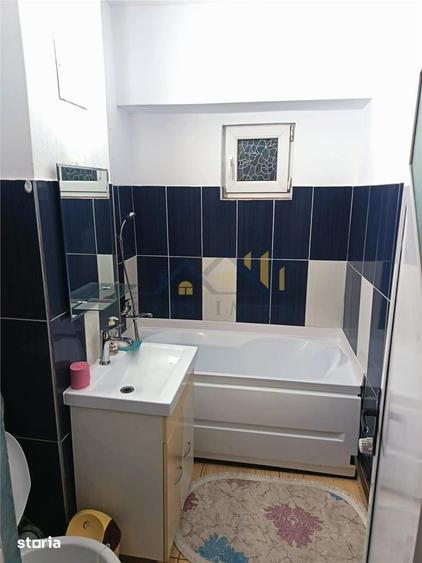 Apartament cu 4 camere decomandat, mobilat în Micro 5