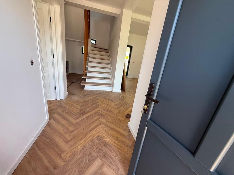 Casă cu 4 camere în Central