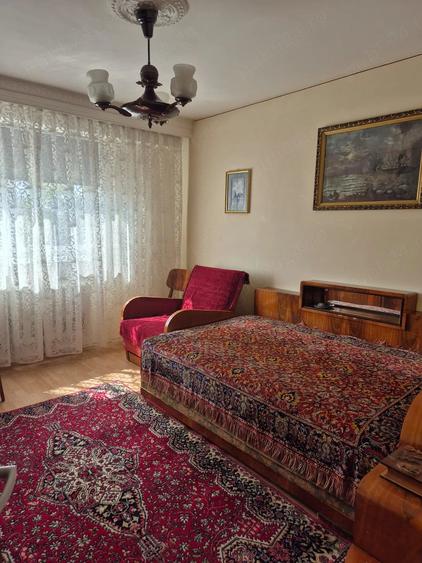 Apartament cu 2 camere decomandat în Boema