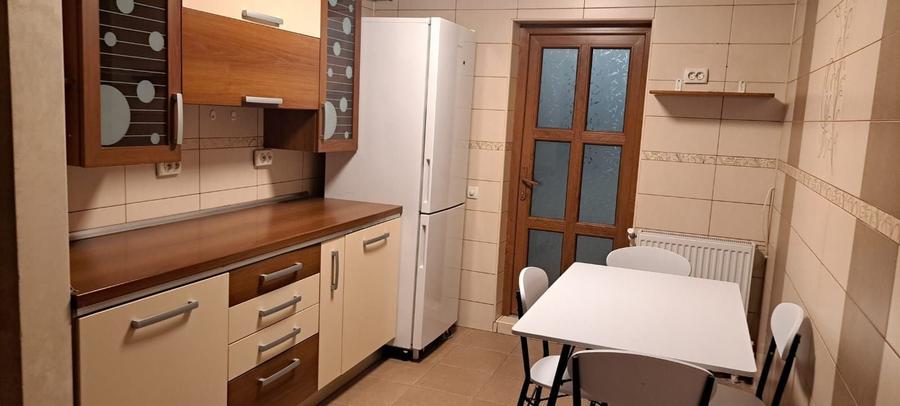 Apartament cu 2 camere decomandat în Craiovița Nouă