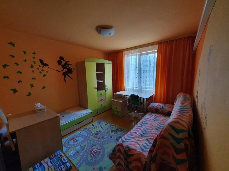 Apartament cu 3 camere decomandat, mobilat în Dristor