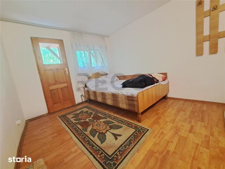 Casă cu 6 camere cu Teren 2455 Mp în Central