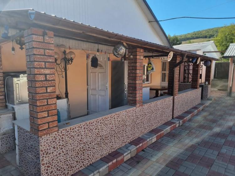 Casă individuală cu 4 camere cu Teren 1072 Mp în Răchitoasa