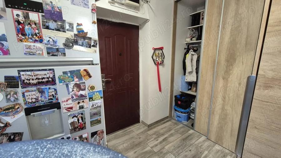 Apartament cu 2 camere decomandat în 1 Decembrie