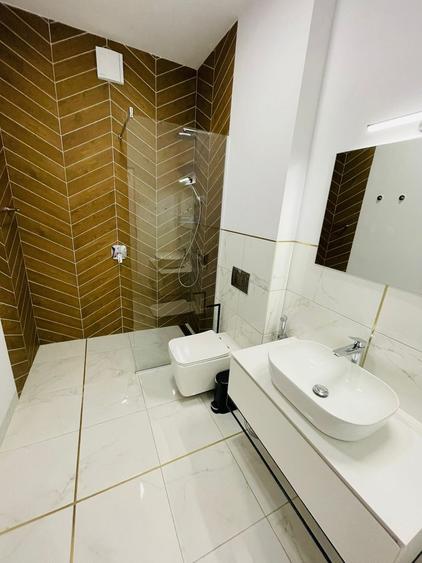 Duplex cu 6 camere cu Canalizare în Pipera