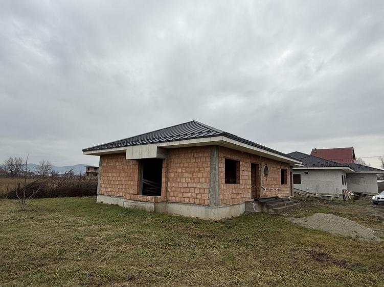 Casă cu 4 camere în Cristeștii Ciceului