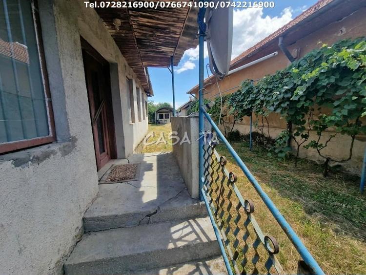 Casă cu 2 camere în Sănătești