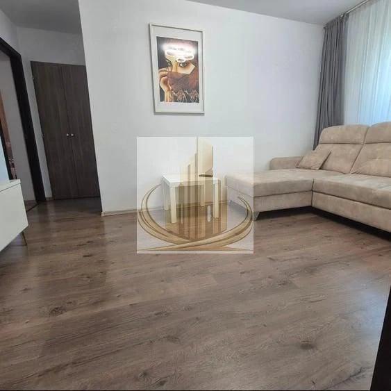 Apartament cu 3 camere semidecomandat în Vitan