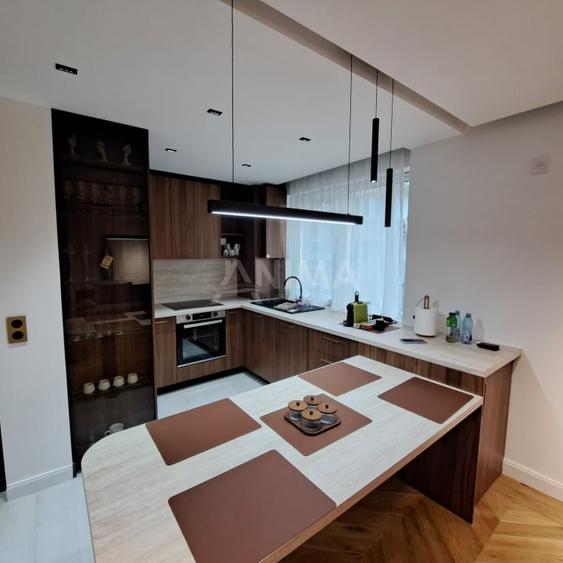 Apartament cu 2 camere semidecomandat, mobilat în Central