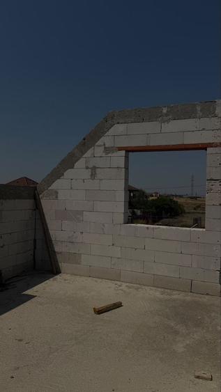 Casă cu 4 camere în Vladimirescu