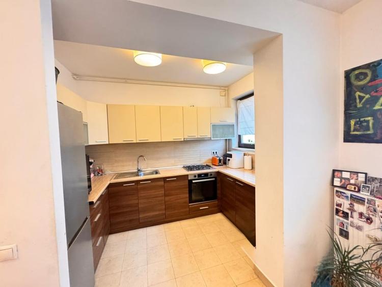 Apartament cu 3 camere decomandat, mobilat în Pipera