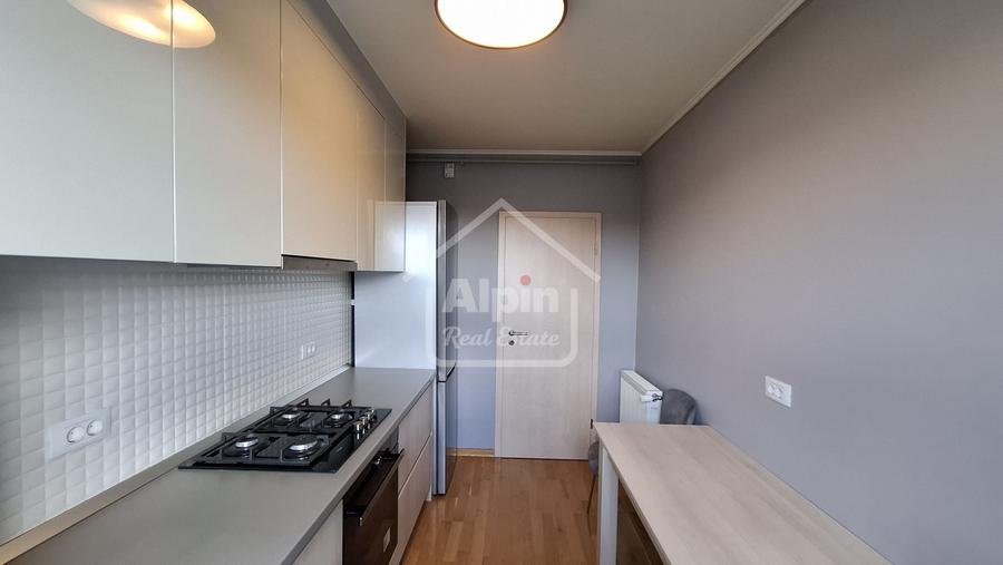 Apartament cu 2 camere decomandat în Tractorul