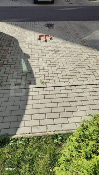 Teren de 12 mp, în Tractorul