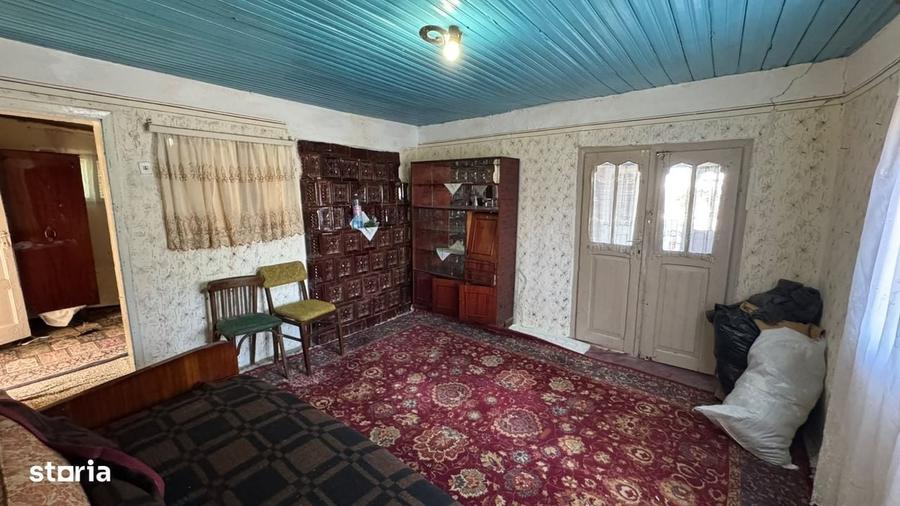 Casă cu 3 camere în Siretu