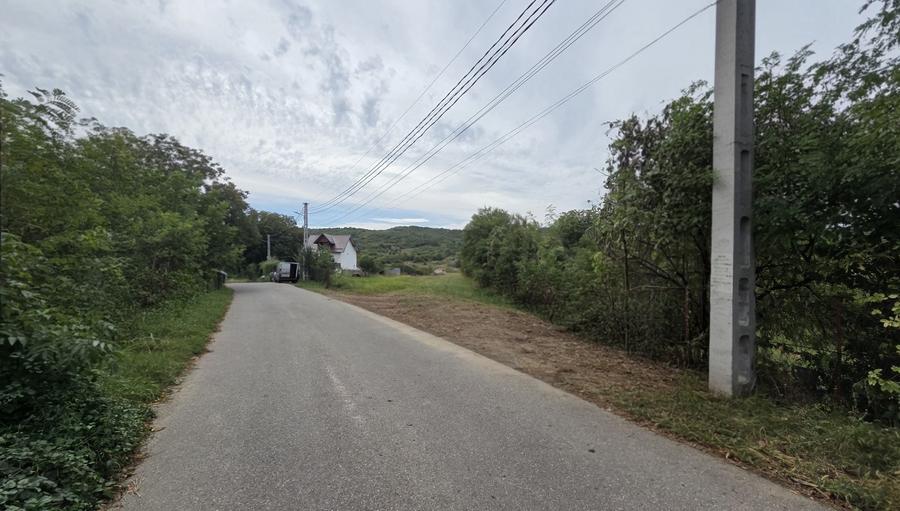 Teren de 2551 mp, în Măgureni