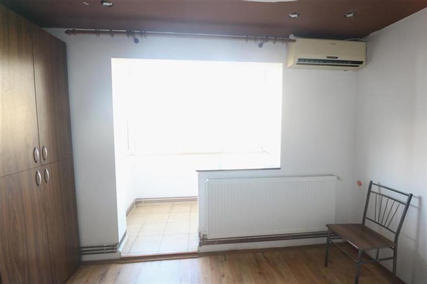 Apartament cu 2 camere semidecomandat, mobilat în Complex Studențesc