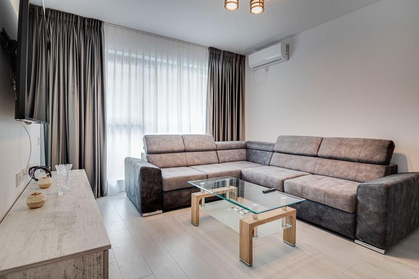 Apartament cu 3 camere semidecomandat în Pipera