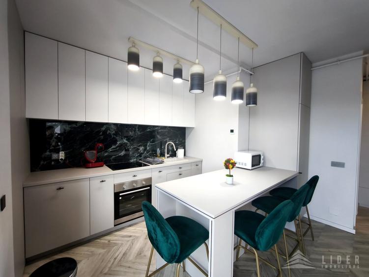 Apartament cu 3 camere semidecomandat, mobilat în Zorilor