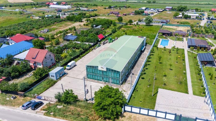 Spațiu industrial, de 880 mp, în Muntenii de Jos