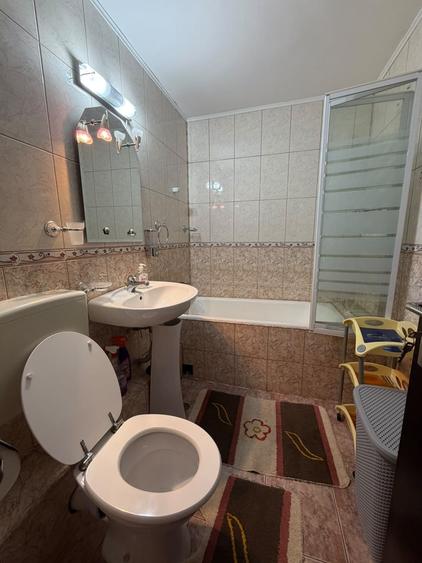 Apartament cu 2 camere decomandat în Republicii