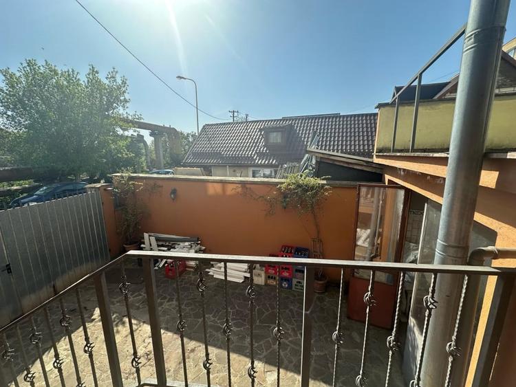 Casă cu 8 camere cu Teren 179 Mp în Craiter