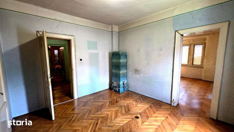 Apartament cu 4 camere în Sub Arini