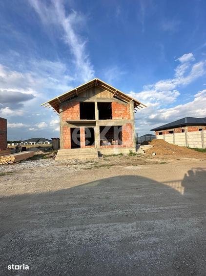 Single 4 camere 2 bai 132 mp totali 291 mp curte 6 minute Prelungirea - 13