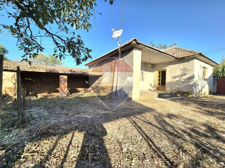 Casă individuală cu 3 camere cu Teren 1359 Mp în Macea