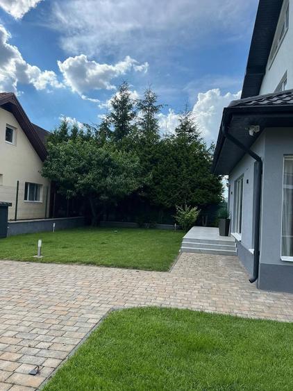 Casă cu 5 camere cu Teren 450 Mp în Sângeorgiu de Mureș